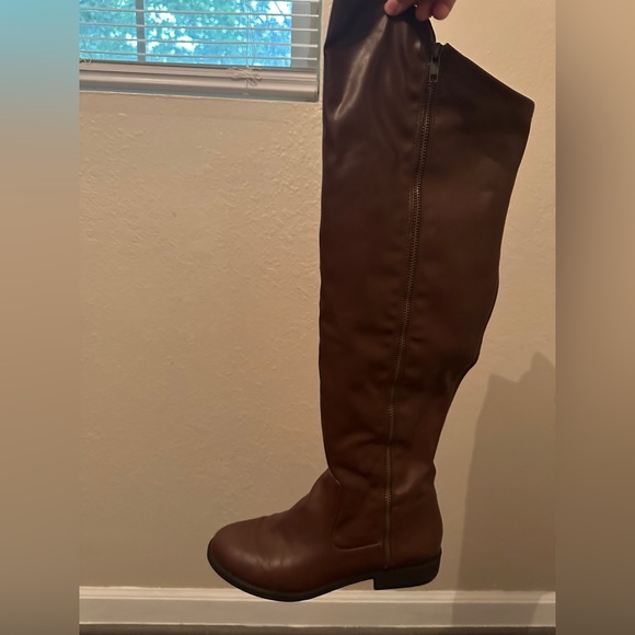 Boots - Picture 1 of 6